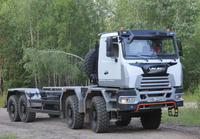 Очередное уникальное шасси Минского завода колесных тягачей поставлено российскому заказчику